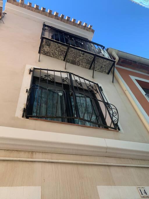 Preciosa Casa En Vilajoyosa Con Vistas Al Mar En Las Casas Colgantes Del Casco Antiguo Villajoyosa Εξωτερικό φωτογραφία